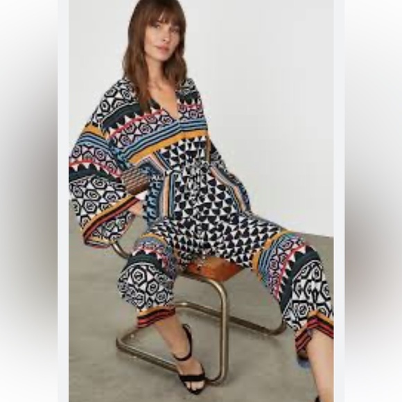BCBGmaxazria - Picture 1 of 6